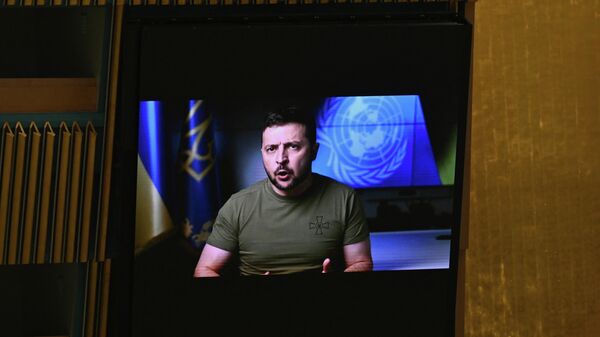 Президент Украины Владимир Зеленский выступает на 77-й сессии Генеральной Ассамблеи Организации Объединенных Наций в штаб-квартире ООН в Нью-Йорке, 21 сентября 2022 года - Sputnik Таджикистан