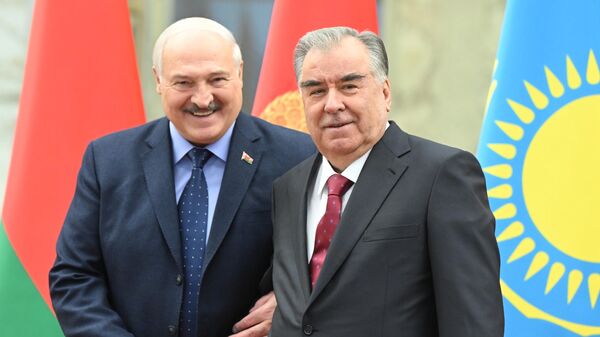 Эмомали Рахмон и Александр Лукашенко - Sputnik Таджикистан