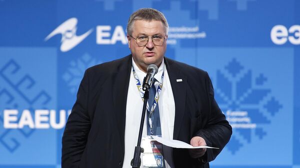 Заместитель председателя правительства РФ Алексей Оверчук на Международном климатическом конкурсе Зеленая Евразия в рамках Евразийского экономического форума (24 мая 2023). Москвa - Sputnik Таджикистан