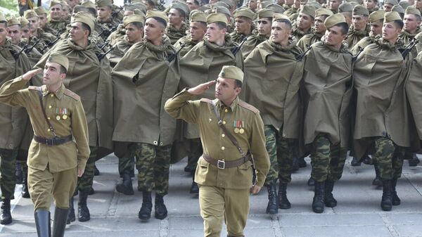 В Душанбе состоялся военный парад, посвященный 80-летию Победы в Великой Отечественной войне - Sputnik Таджикистан